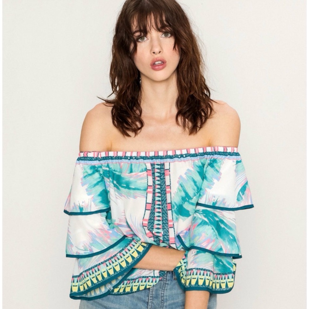 𝐀. 𝐂𝐀𝐋𝐈𝐍 | OFF THE SHOULDER RUFFLED TOP